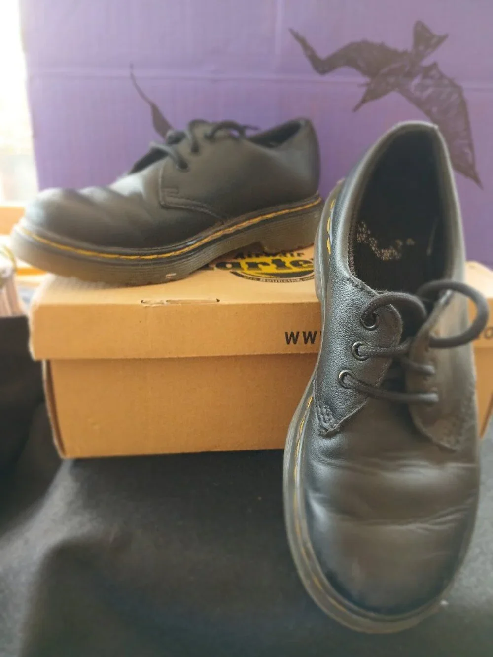 Soft-Leather DR Martens Junior Shoes (Kids) – Size 13